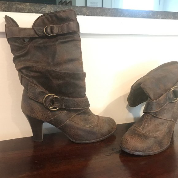 Nadara Distressed Heeled Boot - Picture 11 of 11